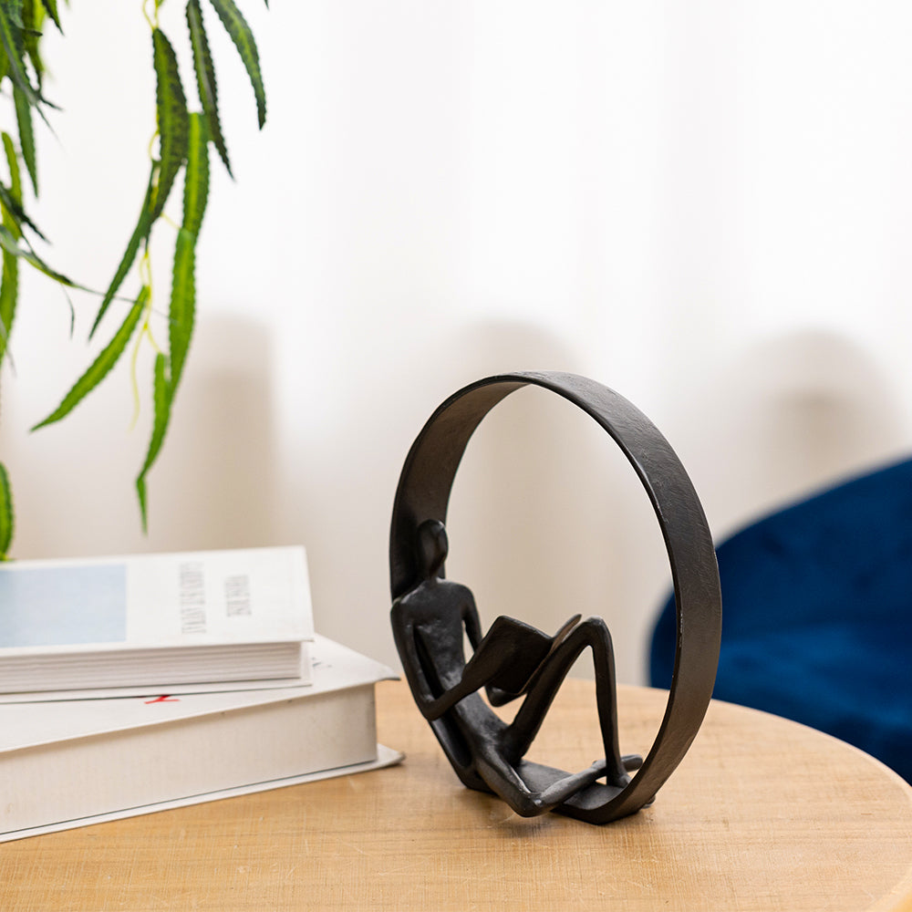 Desktop Metal Statue Reading Men in Circle Ornament