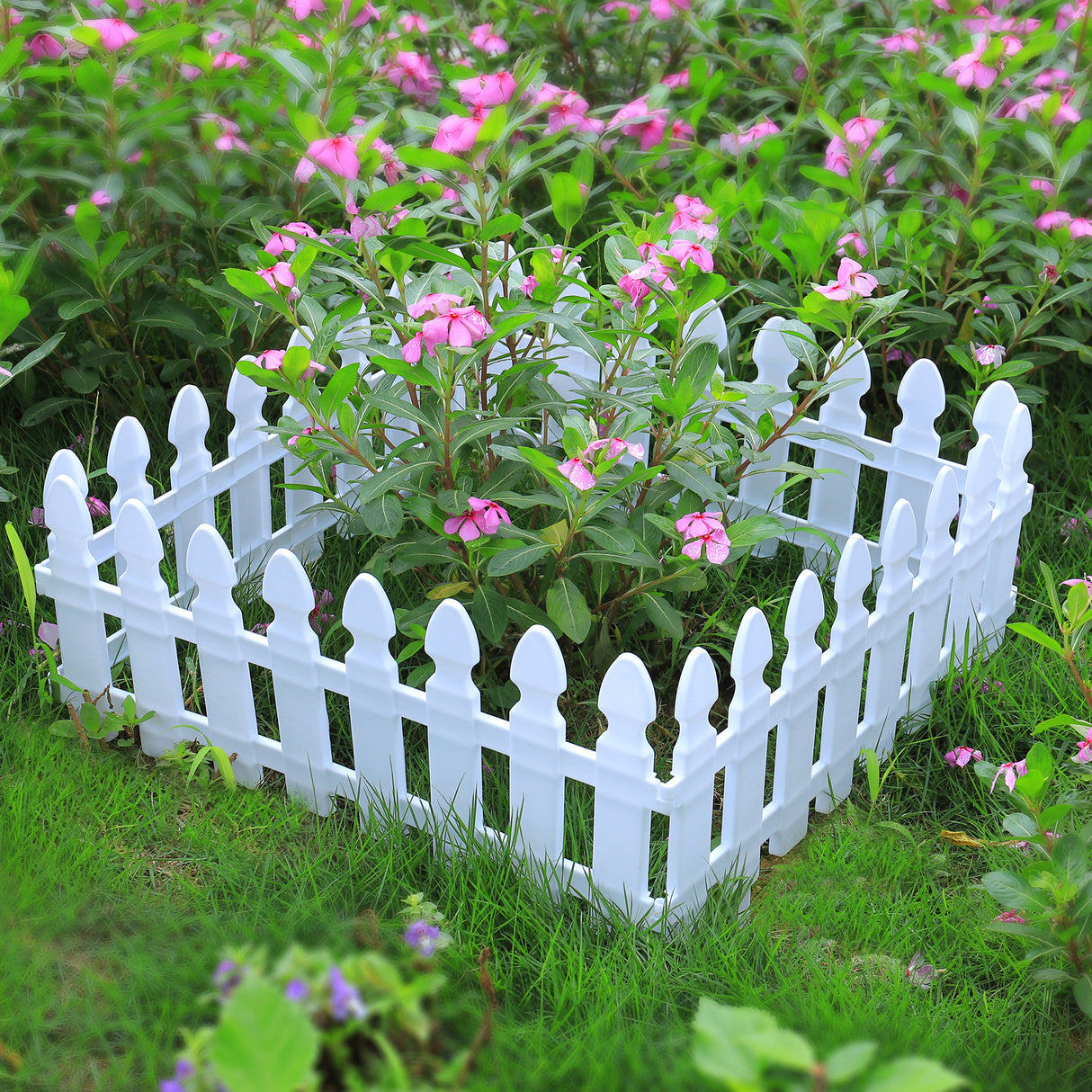 White Set of 4 Plastic Picket Garden Fence Path Border