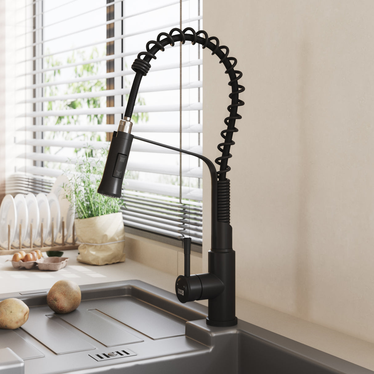 Black Modern Single Lever Kitchen Pull Down Faucet